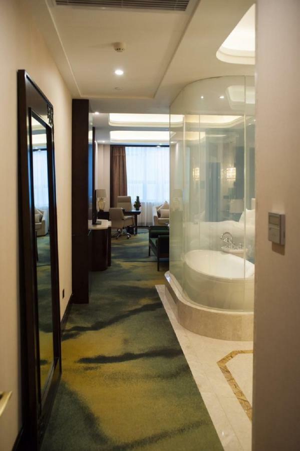 Hotel The Huiting Collection à Wuhan Extérieur photo